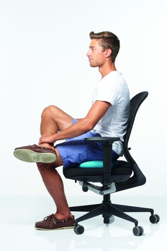Podczas siedzenia na dysku sensorycznym mobilizujesz odcinek lędźwiowy kręgosłupa.